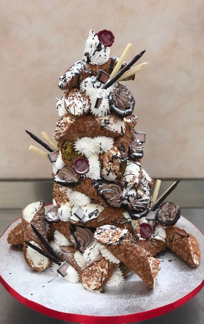 Cannoli Cake (30 Cannoli With Different Flavours)