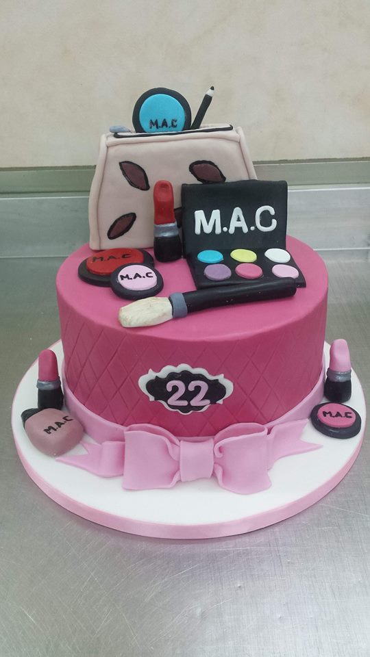 Make-Up Cake