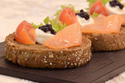 Open sandwich with salmon, cream cheese and caviar - Mannarinu - 1