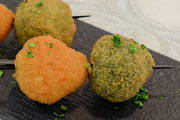 Spinach and bosciaola arancini served on a squewer - Mannarinu - 1