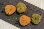 Spinach and bosciaola arancini served on a squewer - Mannarinu - 2